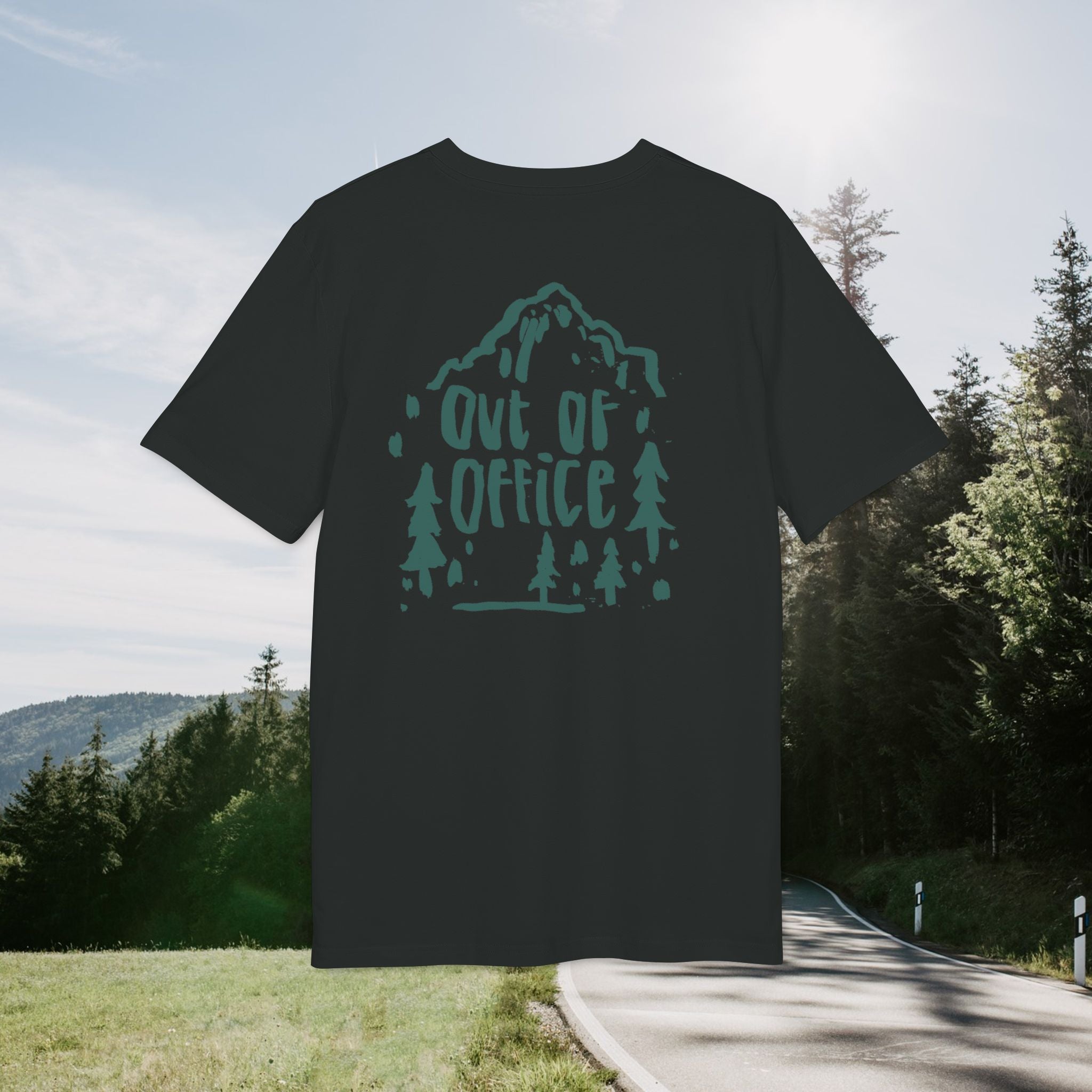 Out of Office T-Shirt, Outdoor Shirt mit Berge Wald Motiv, Abenteuer Urlaub Shirt, Wanderer, Baumwolle