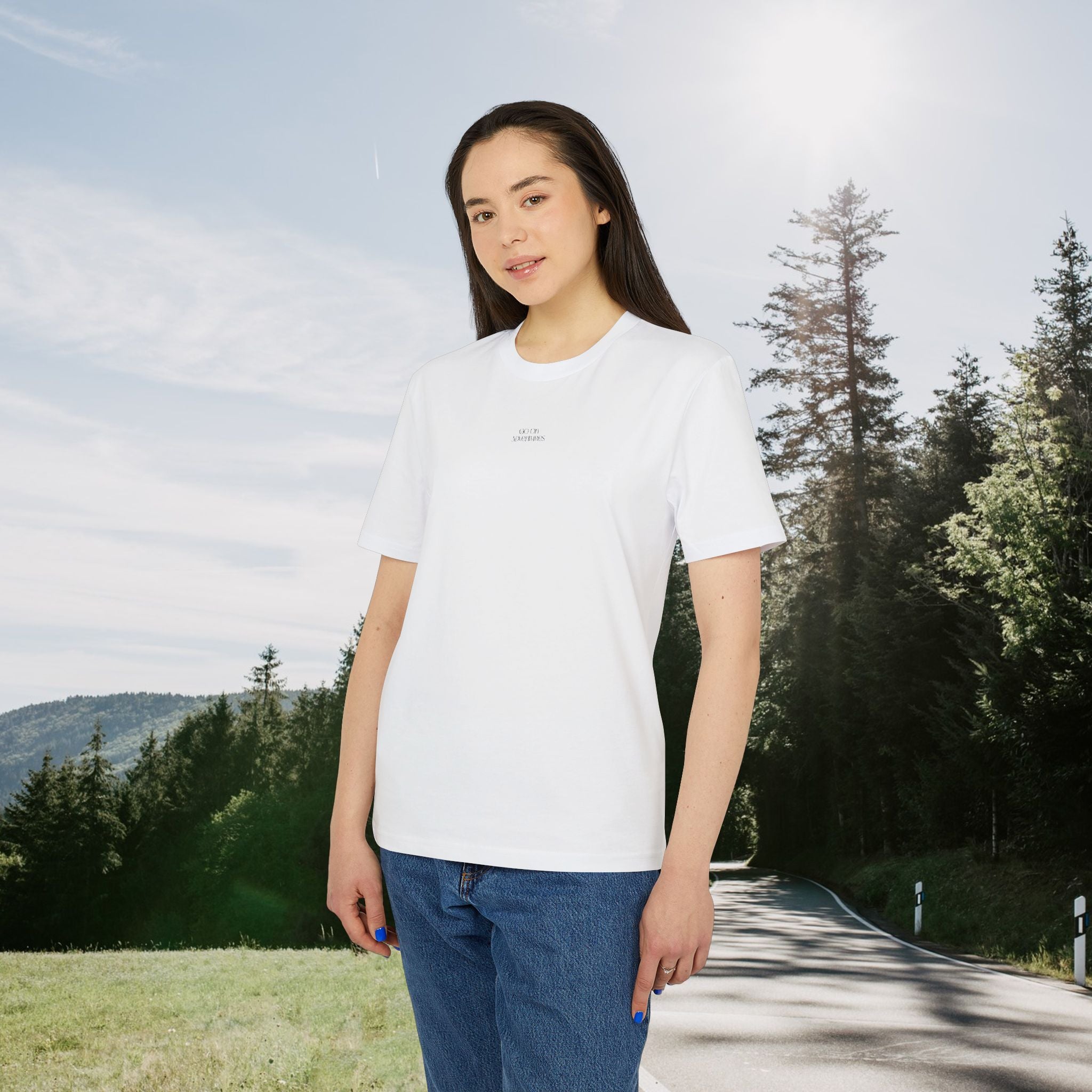 Minimalistisches Abenteuer T-Shirt, Go On Adventures, Berg und Wald Design, Wanderer Geschenk, Baumwolle