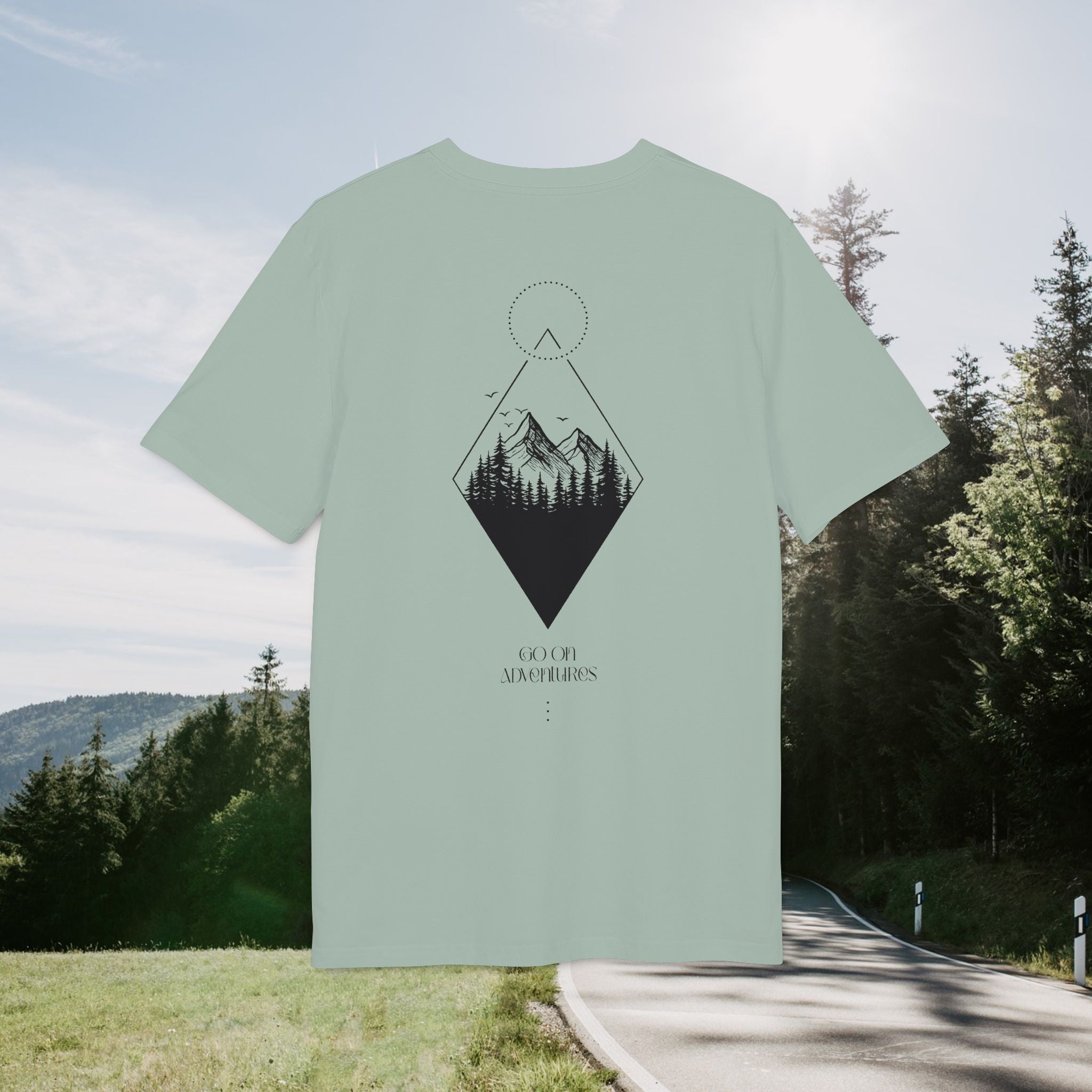 Minimalistisches Abenteuer T-Shirt, Go On Adventures, Berg und Wald Design, Wanderer Geschenk, Baumwolle