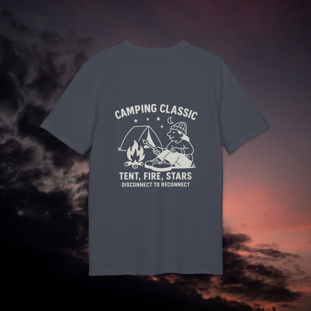 Camping Classic T-Shirt – Tent, Fire, Stars | Lagerfeuer-Design mit Rückendruck | Unisex Bio-Baumwollshirt