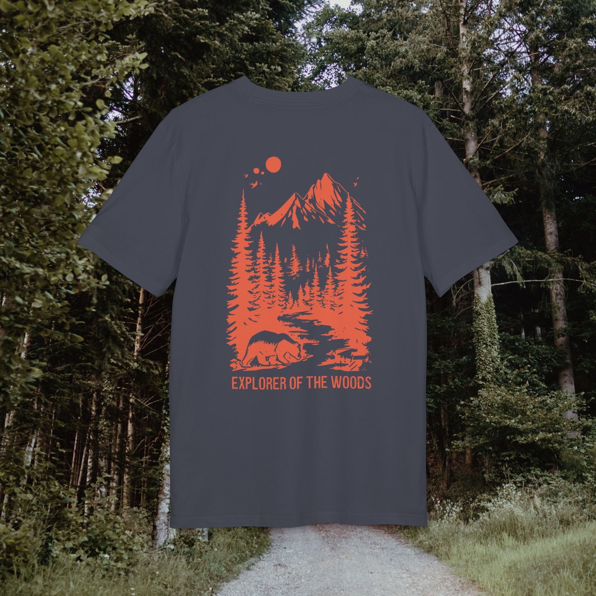 Explorer T-Shirt aus Bio-Baumwolle mit Wald Illustration vorne und hinten, Cottagecore