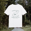 Weißes T-Shirt mit Läufer-Print Runner's High Club in Hellgrün, im Wald aufgehängt