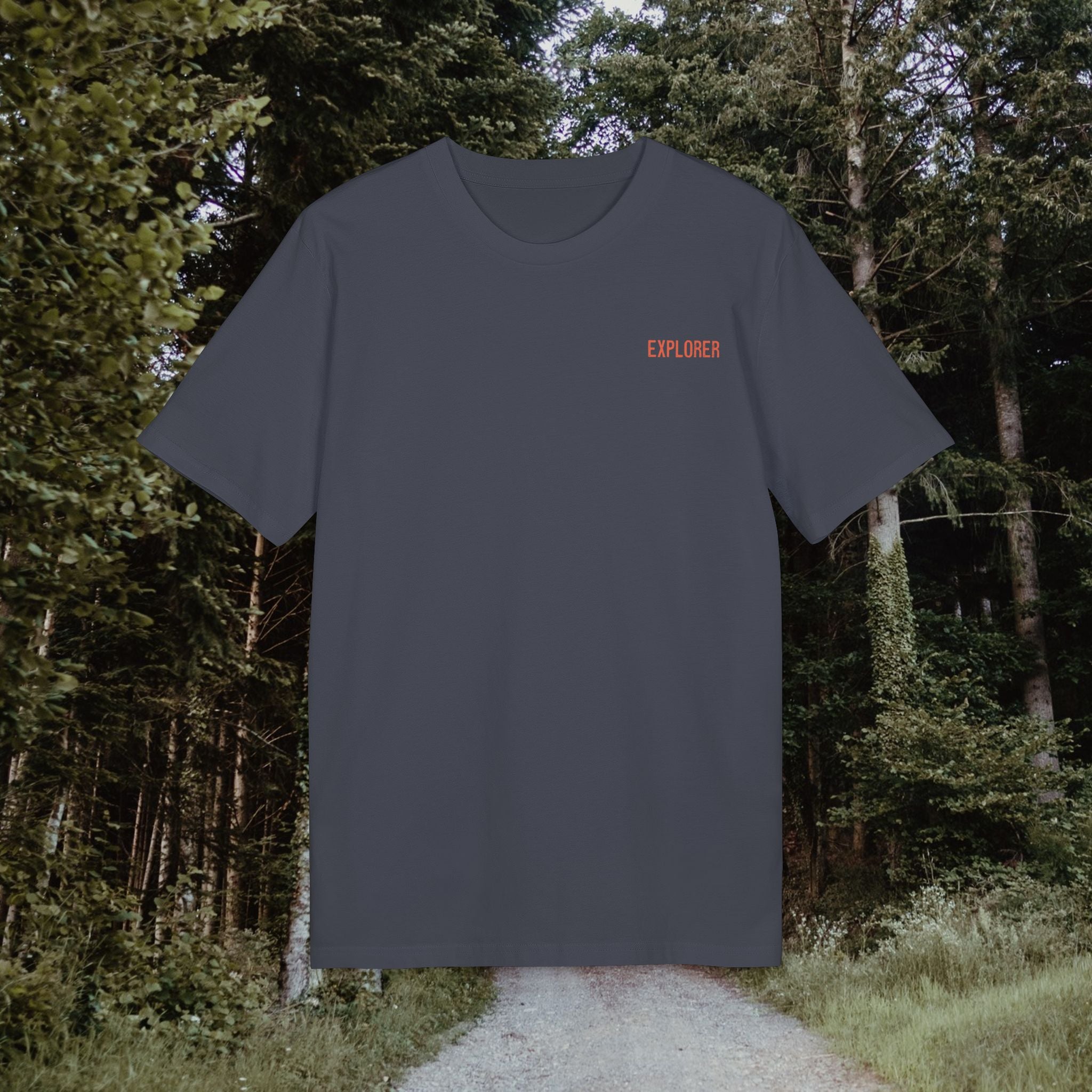 Explorer T-Shirt aus Bio-Baumwolle mit Wald Illustration vorne und hinten, Cottagecore
