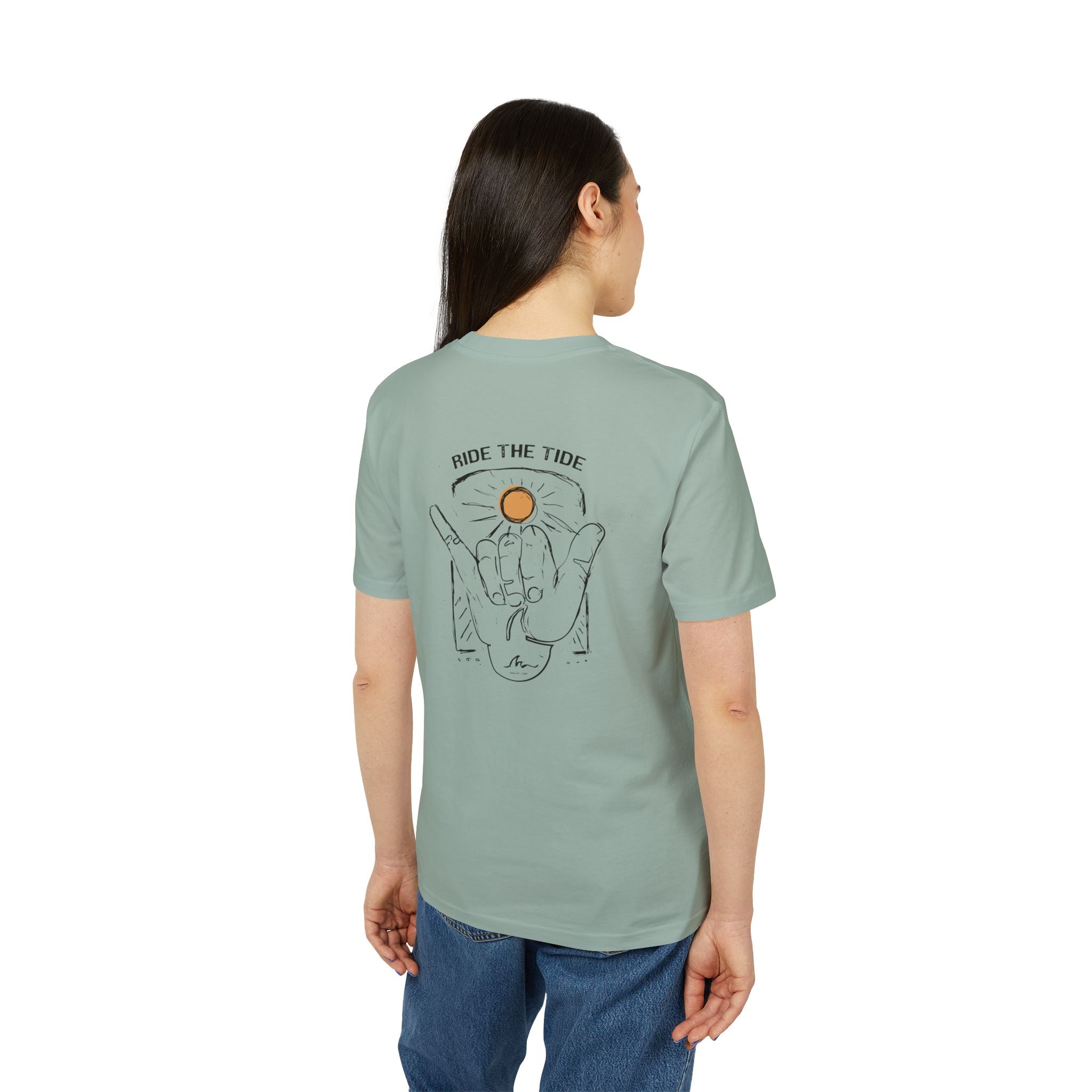 Ride the Tide T-Shirt – Shaka Surfer Sonne Design | Sommer Beachshirt mit Rückendruck | Unisex Bio-Baumwollshirt