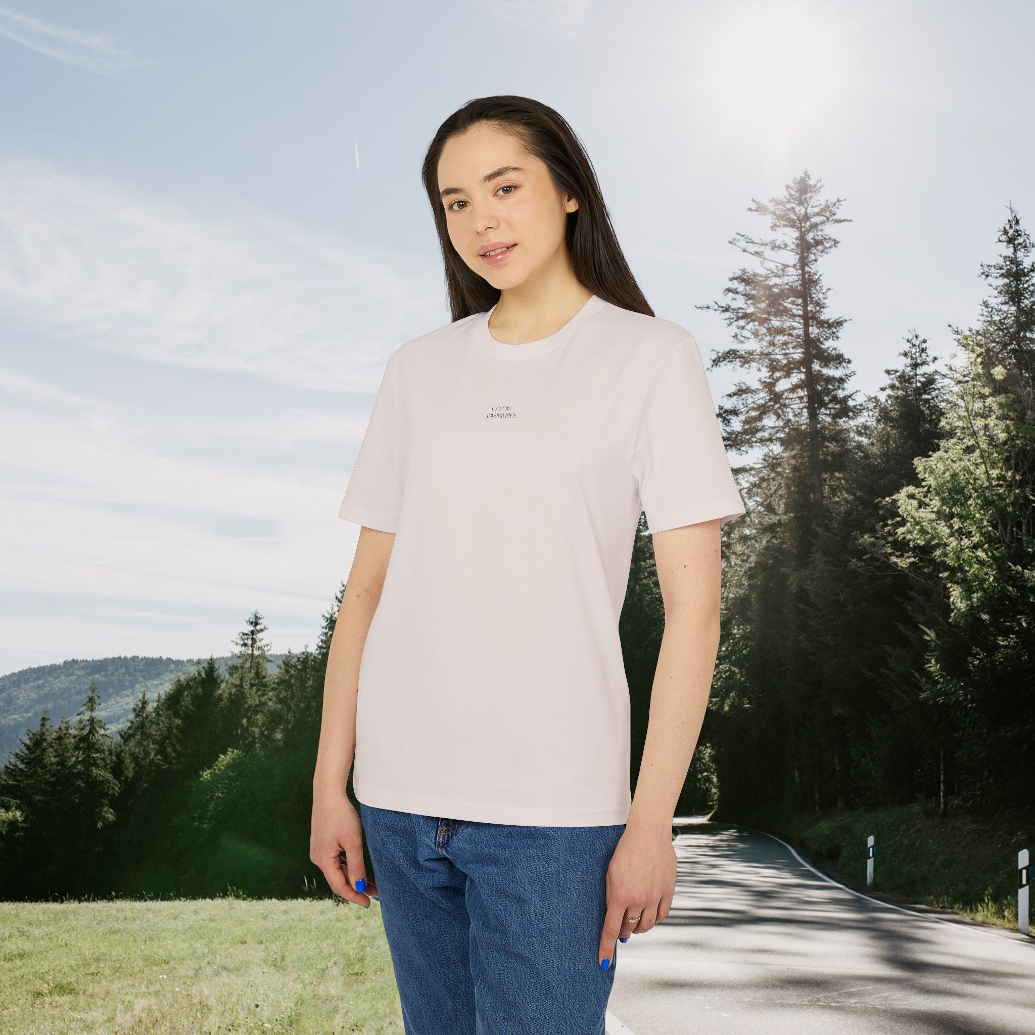 Minimalistisches Abenteuer T-Shirt, Go On Adventures, Berg und Wald Design, Wanderer Geschenk, Baumwolle