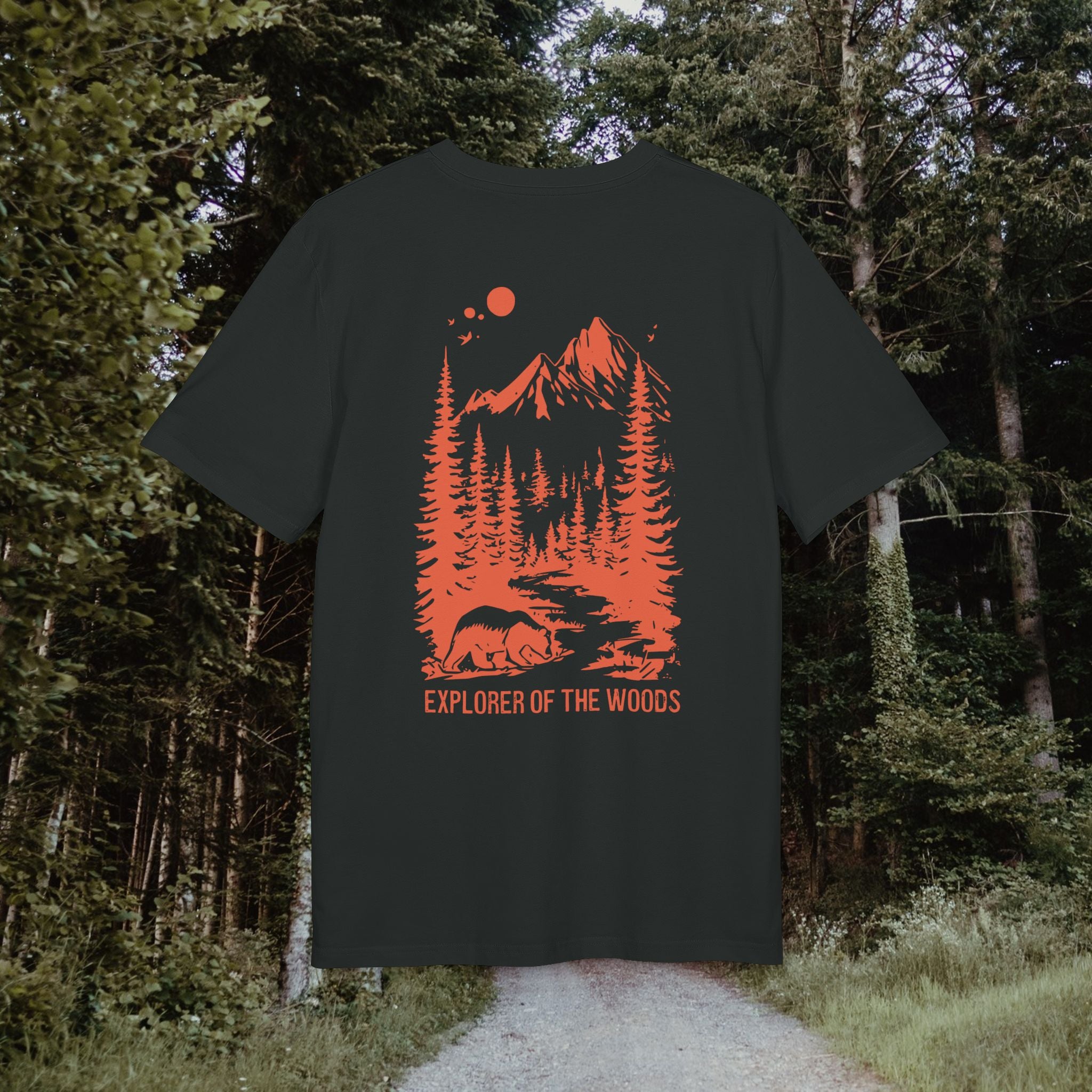 Explorer T-Shirt aus Bio-Baumwolle mit Wald Illustration vorne und hinten, Cottagecore